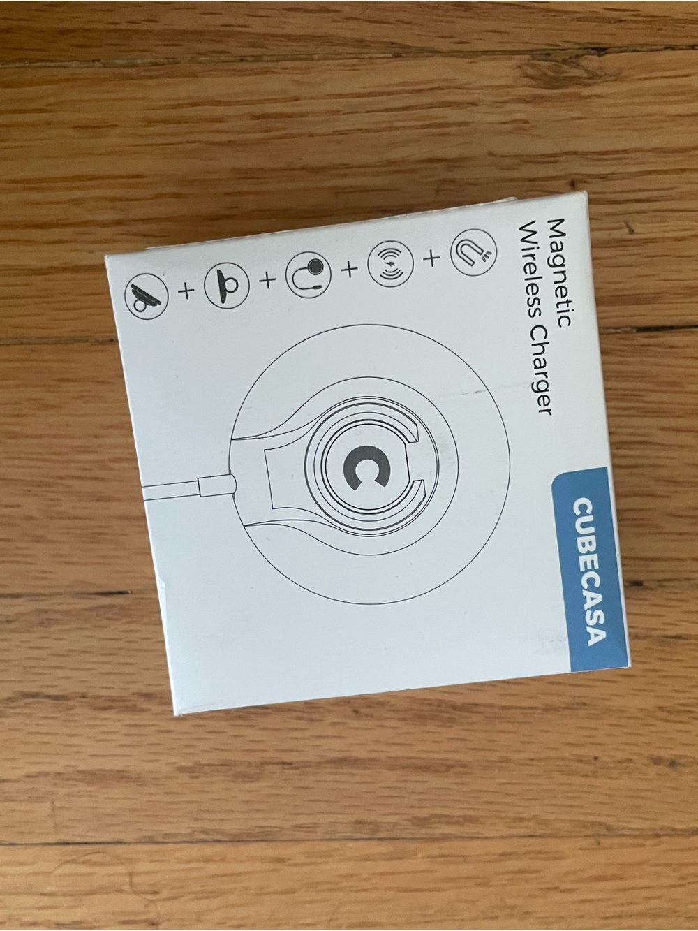 CubeCasa Magnetic Wireless Charger - White